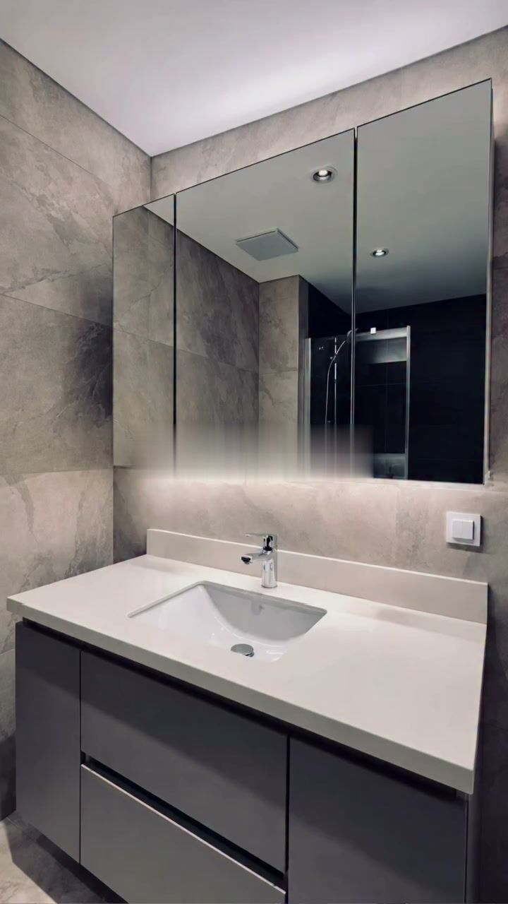 Gri tonlarda modern banyo dolabı